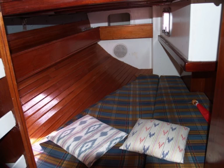 Barca a vela a noleggio a Hyères al miglior prezzo