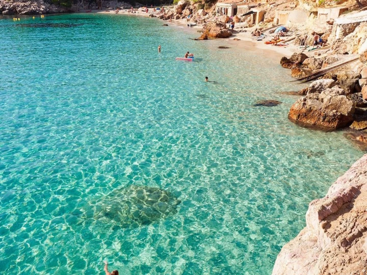 Barca a vela a noleggio a Sant Antoni de Portmany al miglior prezzo