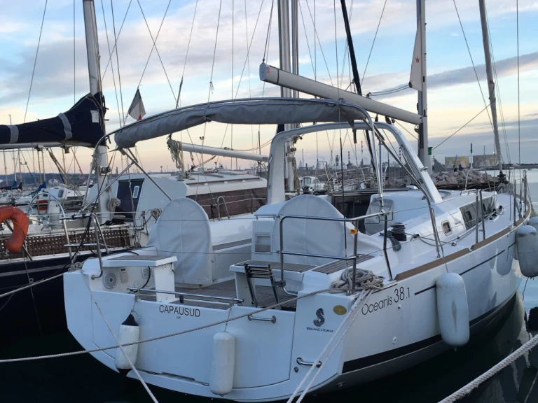 Noleggio Barca a vela a Sète – Bénéteau Oceanis 38.1