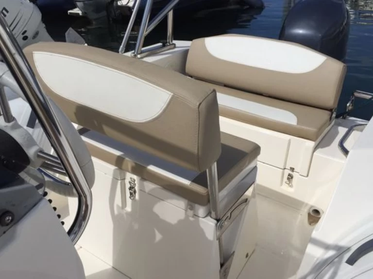 Gommone a noleggio a Saint-Georges-de-Didonne al miglior prezzo