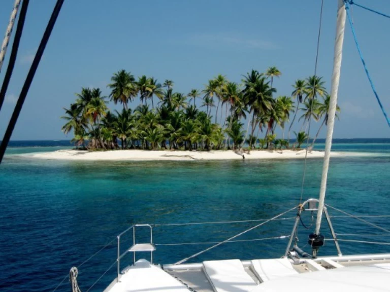 Noleggio Catamarano Lagoon con patente nautica