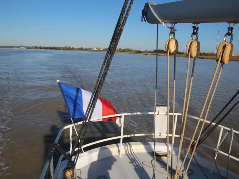Noleggio Barca a vela Hollandais con patente nautica
