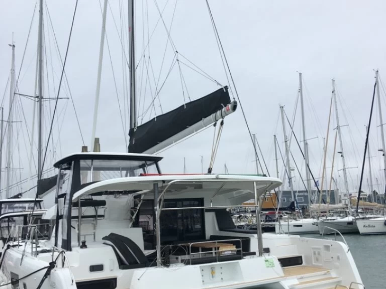 Noleggio Catamarano Lagoon con patente nautica