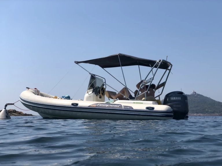 Gommone a noleggio a Saint-Raphaël al miglior prezzo