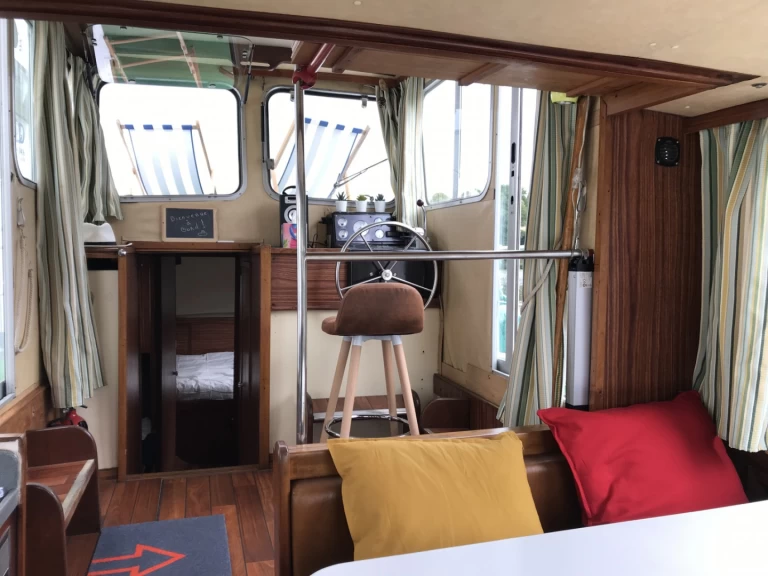 Noleggio Houseboat Locaboat con patente nautica
