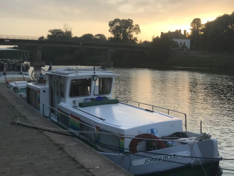 Noleggio a La Vicomté-sur-Rance – Locaboat Penichette 930 su SamBoat