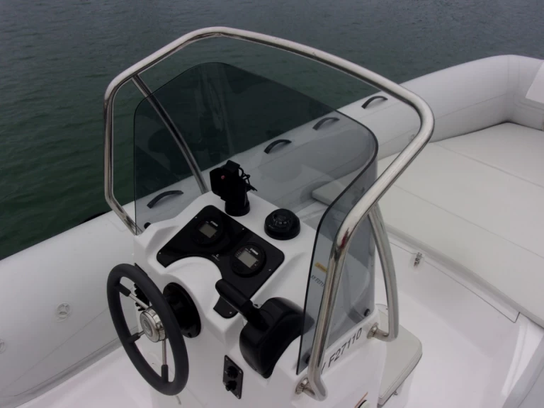 Noleggio Gommone a La Trinité-sur-Mer – Capelli Tempest 625 Easy