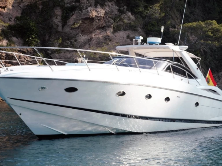 Noleggio Yacht di lusso a Mahón – Sunseeker Predator 56