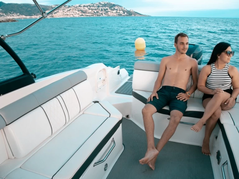 Noleggio Barca a motore con o senza skipper Sea Ray a Roses