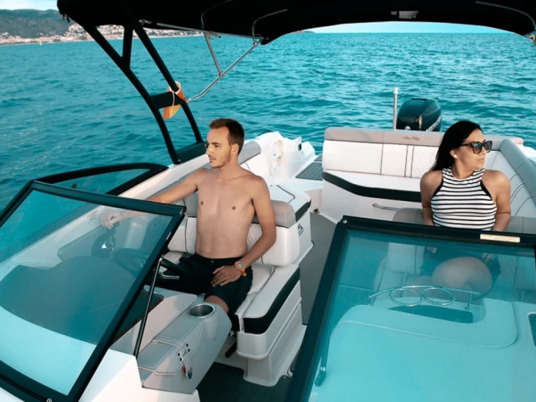 Noleggio Barca a motore Sea Ray con patente nautica