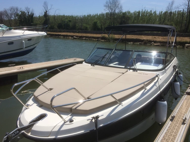 Noleggio Barca a motore Quicksylver con patente nautica