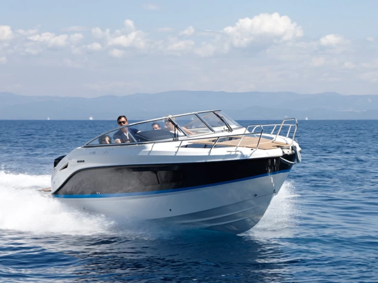 Quicksylver Activ 805 Cruiser da affittare a  Hyères
