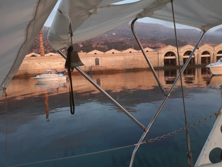 Noleggio Barca a vela Caroff con patente nautica