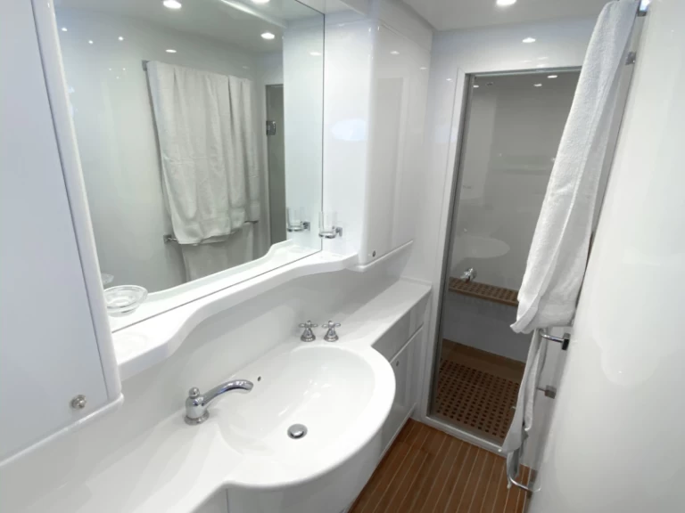 Yacht di lusso a noleggio a Ibiza Town al miglior prezzo