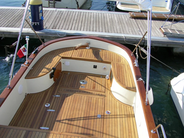 Noleggio barche Gozzo Latino Latino 6.80 a Otranto su Samboat