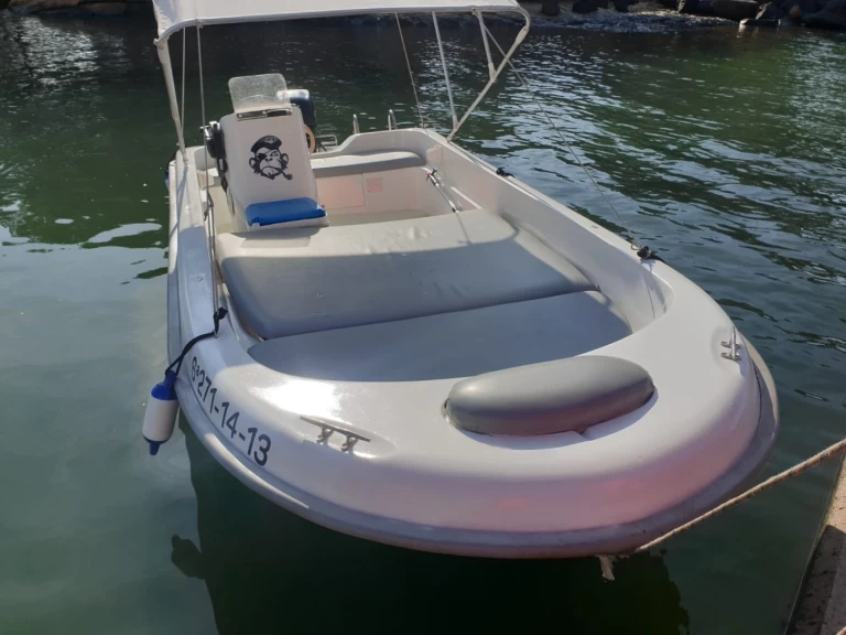 Noleggio barche Astec 440 a Santander su Samboat