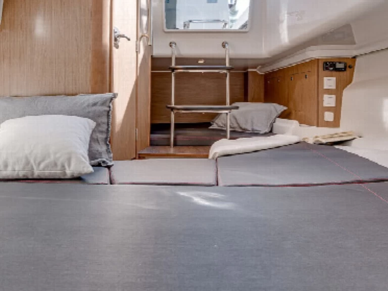 Barca a motore a noleggio a Lorient al miglior prezzo