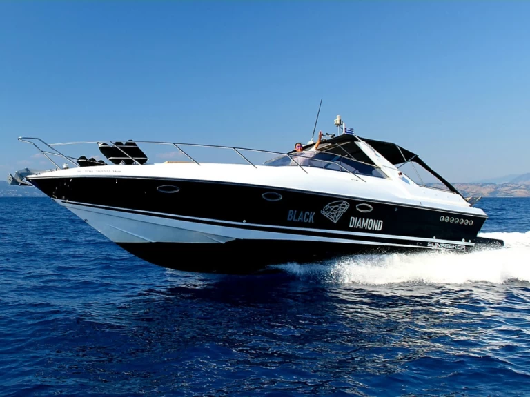 Noleggio Barca a motore a Corfù – Sunseeker Martinique 