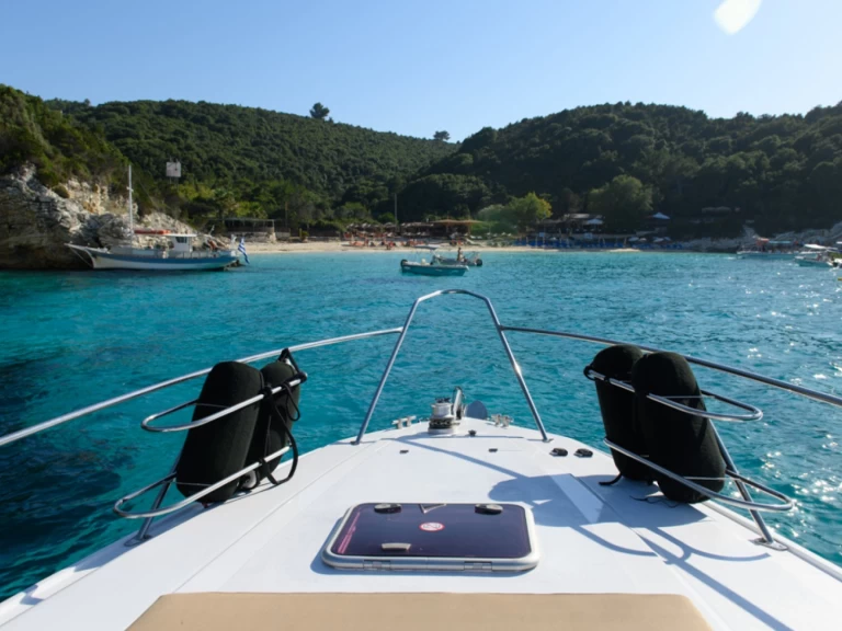 Noleggio Barca a motore con o senza skipper Sunseeker a Corfù