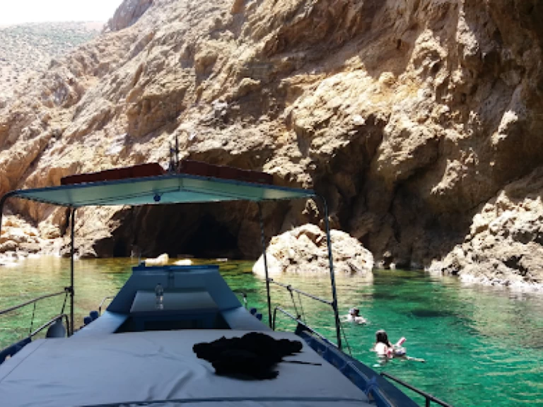 Barca a motore a noleggio a Ornós al miglior prezzo