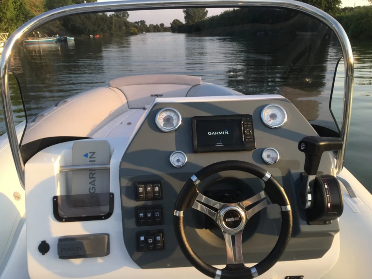 Noleggio Gommone a Roses – Salpa Salpa Soleil 23