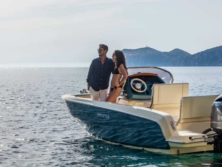 Noleggio barche Roses economico Invictus 200 FX