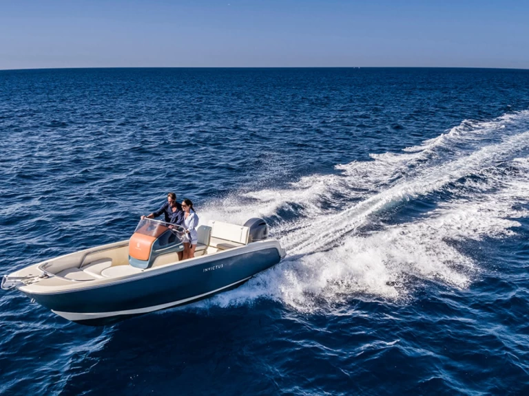 Noleggio Barca a motore a Roses – Invictus  Invictus 200 FX