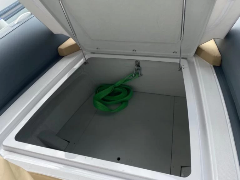 Noleggio Gommone Salpa con patente nautica