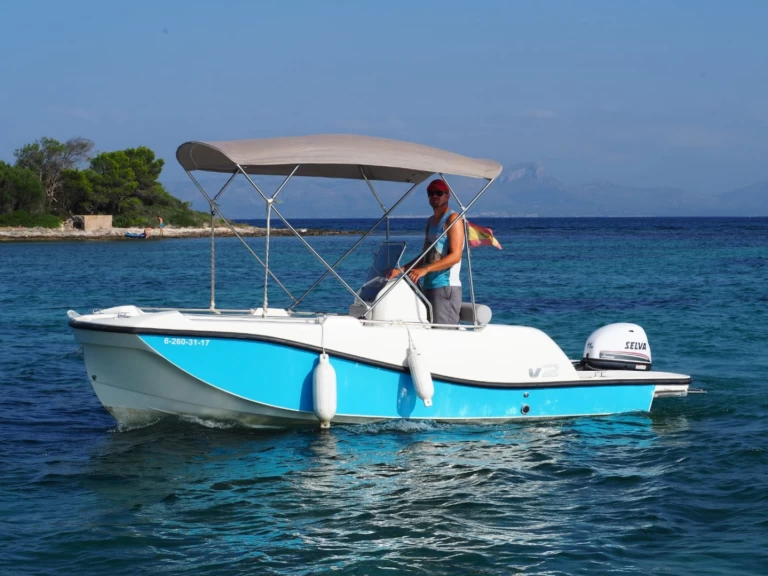 Barca a motore a noleggio a Can Picafort al miglior prezzo