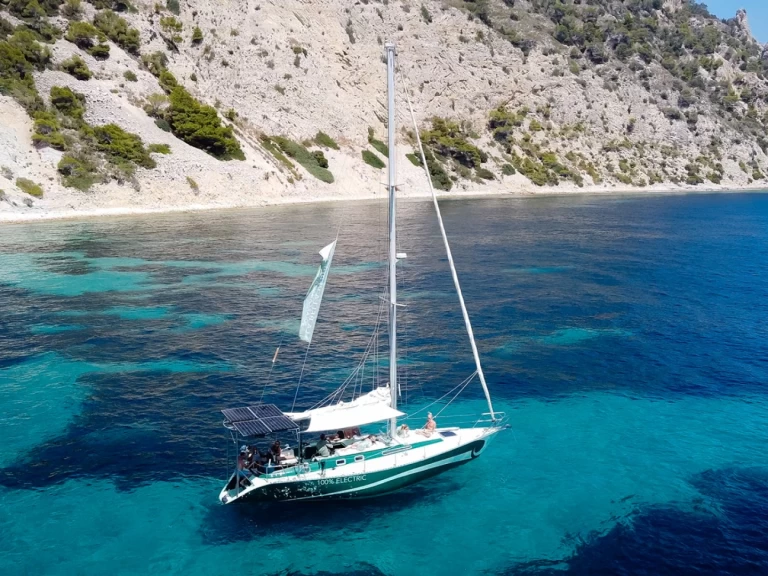Barca a vela a noleggio a Sant Antoni de Portmany al miglior prezzo