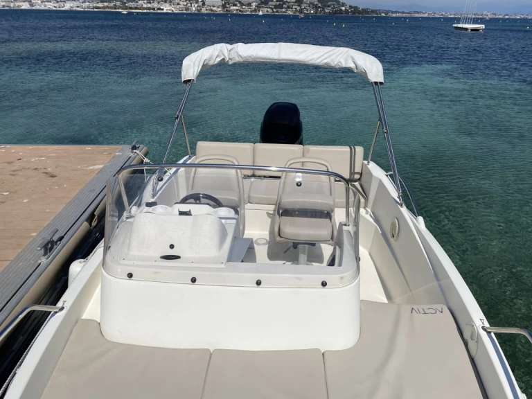 Noleggio a Port Camille Rayon – Quicksilver Activ 605 Sundeck su SamBoat