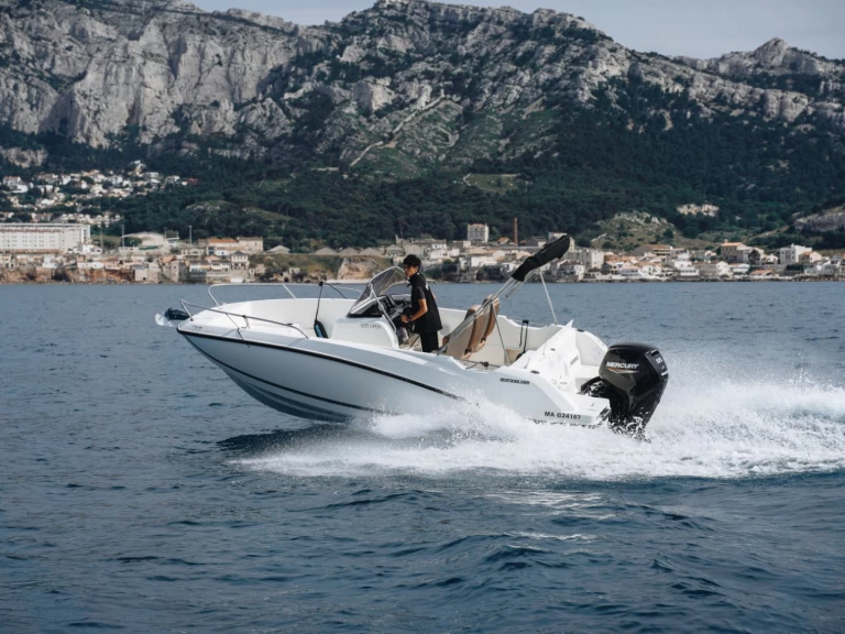 Noleggiare una Quicksilver Activ 605 Open a Marsiglia