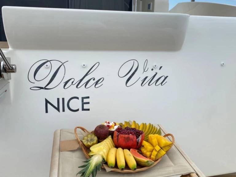 Noleggio Barca a motore con o senza skipper Azimut a Mandelieu-la-Napoule