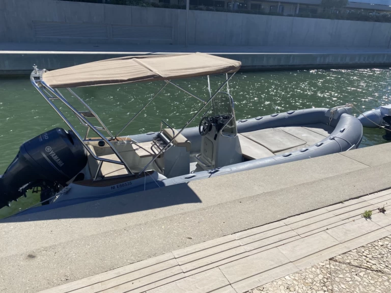 Noleggio a Fréjus – Capelli Tempest 650 su SamBoat