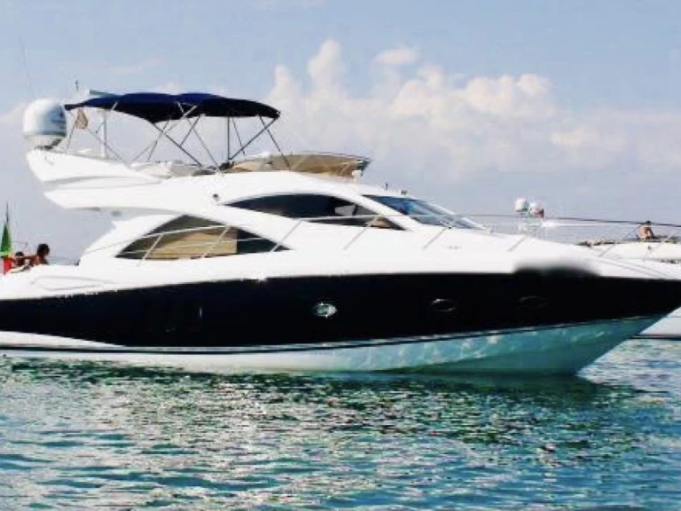 Yacht di lusso a noleggio a Cannes al miglior prezzo