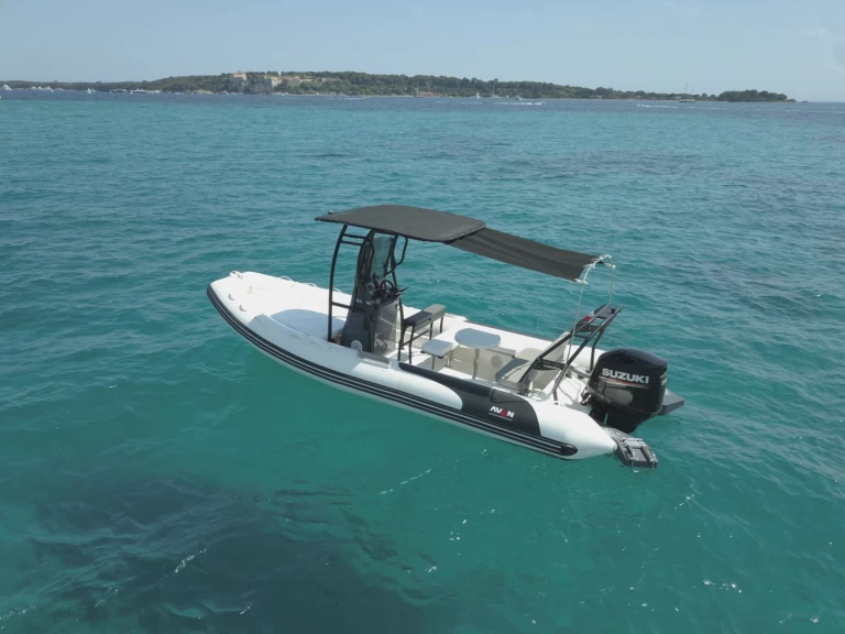 Noleggio Gommone Avon con patente nautica