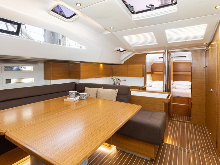 Noleggio Barca a vela a Castelli – Elan Impression 50