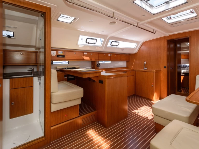 Barca a vela a noleggio a Trogir al miglior prezzo