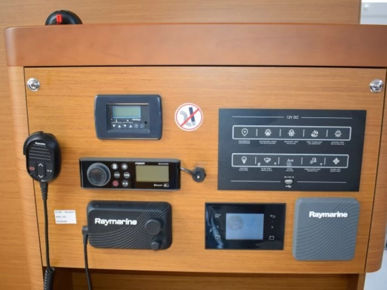 Barca a vela a noleggio a Castelli al miglior prezzo