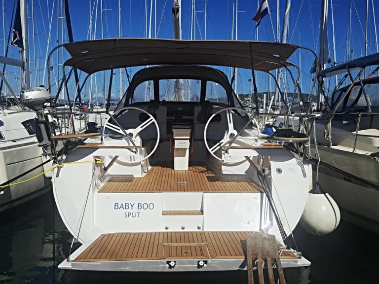 Noleggiare una Elan Impression 45 a Novi