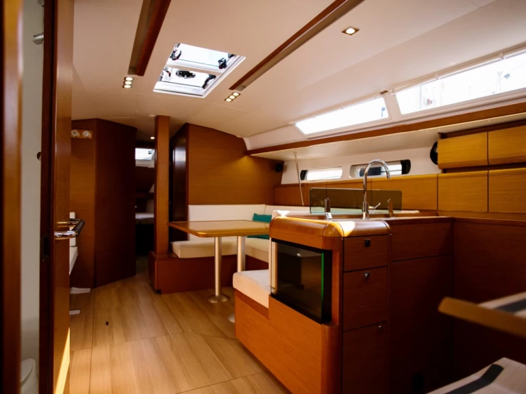 Jeanneau Sun Odyssey 449 da affittare a  Álimos