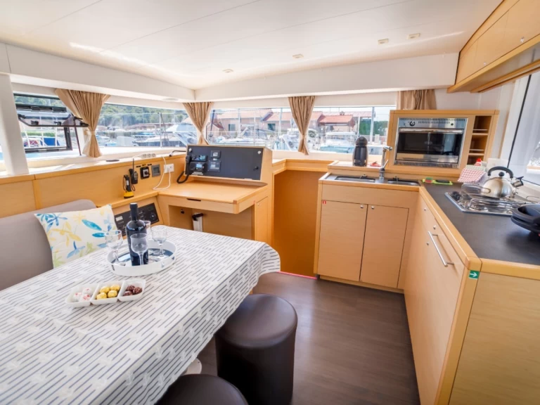 Noleggio Catamarano a Spalato – Lagoon Lagoon 400 S2