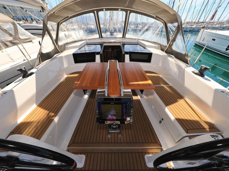 Noleggio Barca a vela con o senza skipper Hanse a Castelli