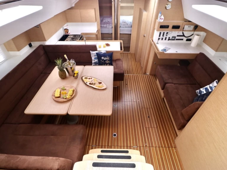 Noleggiare una Elan Impression 50 a Castelli