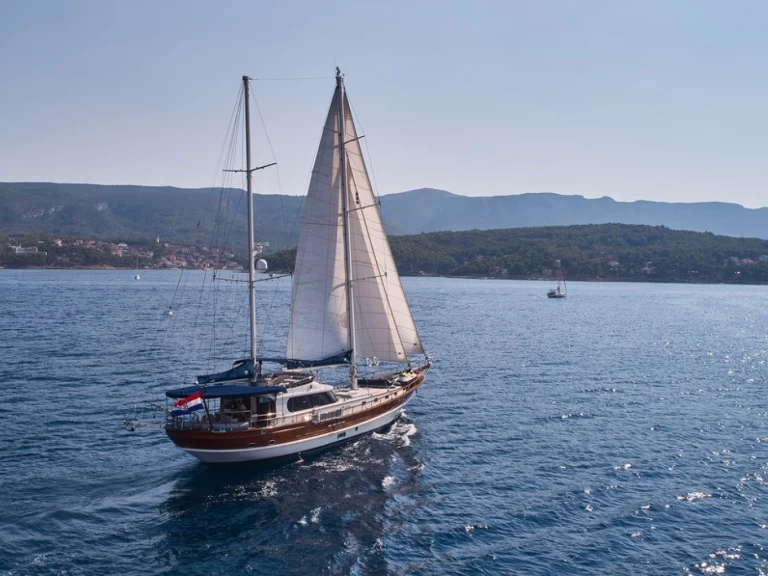 Noleggiare una Lotus Lotus  a Spalato