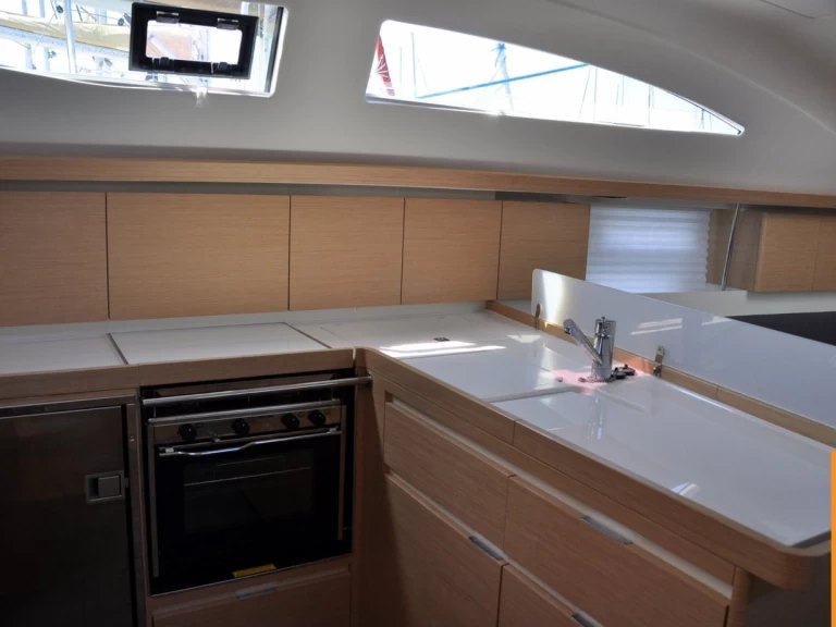 Elan Impression 45 da affittare a  Isola