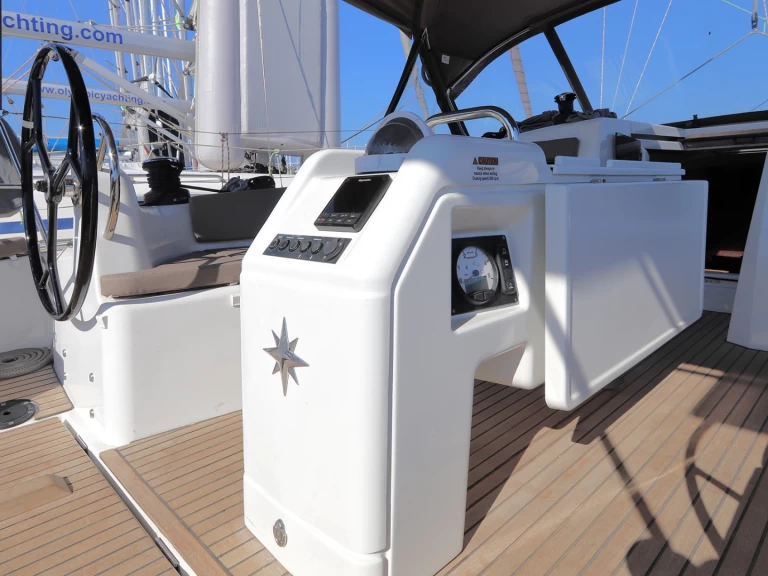 Noleggiare una Jeanneau Sun Odyssey 410 a Lávrio