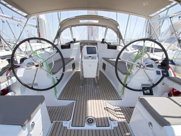 Jeanneau Sun Odyssey 419 da affittare a  Lávrio