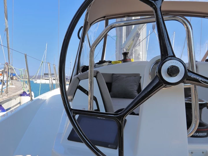 Jeanneau Sun Odyssey 440 da affittare a  Lávrio