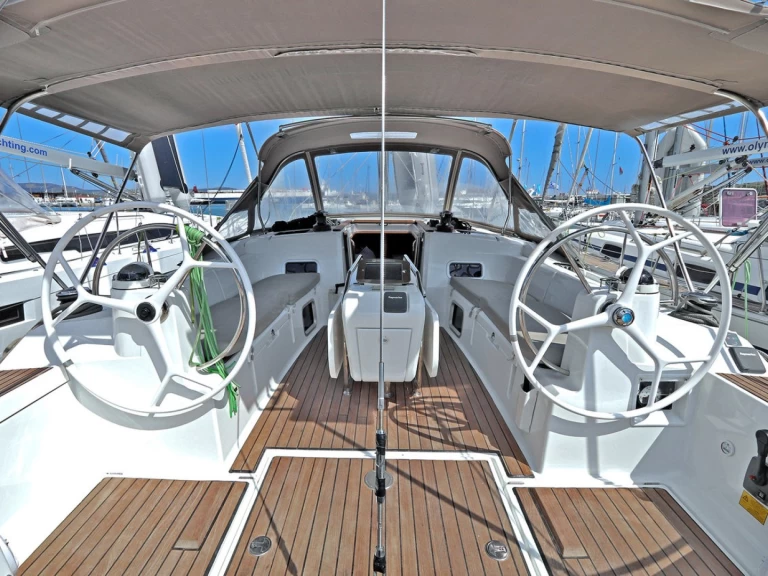 Noleggio Barca a vela Jeanneau con patente nautica